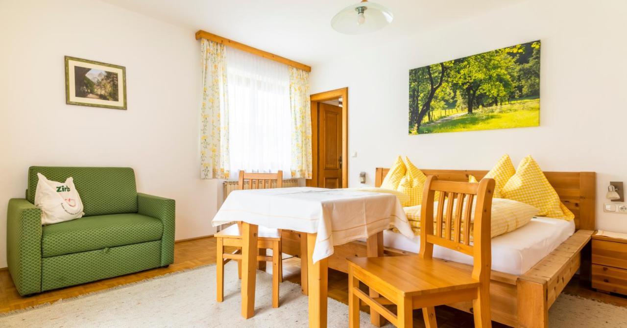 クヒル Hinterkellaubauer Bed & Breakfast エクステリア 写真